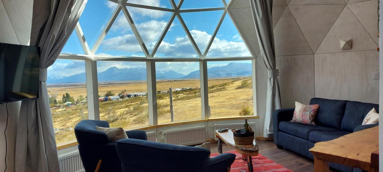 Dome With Stunning Glacier & Mountain Views بويرتو ناتالز المظهر الخارجي الصورة