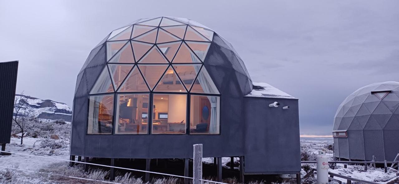 Dome With Stunning Glacier & Mountain Views بويرتو ناتالز المظهر الخارجي الصورة